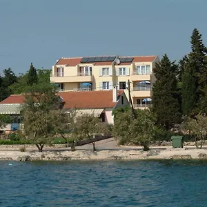 https://apartman-basioli1.hotelinzadar.com
